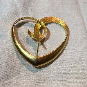 Vintage Gold Open Heart Ribbon Brooch